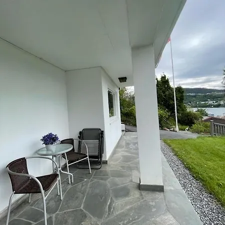Solbakken, By The Sea In Apartment Alesund