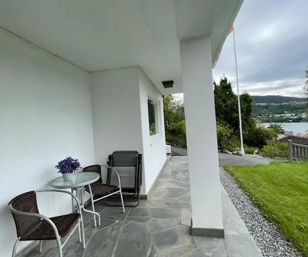 Solbakken, By The Sea In Apartment Alesund